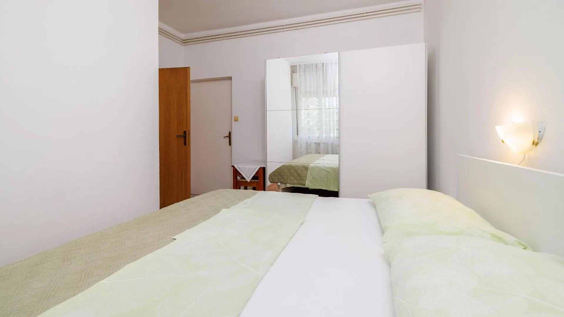 Apartments And Room Petar Banjol Croatia