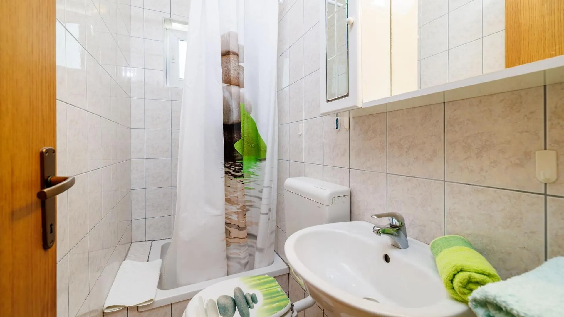 Apartments And Room Petar Banjol Croatia
