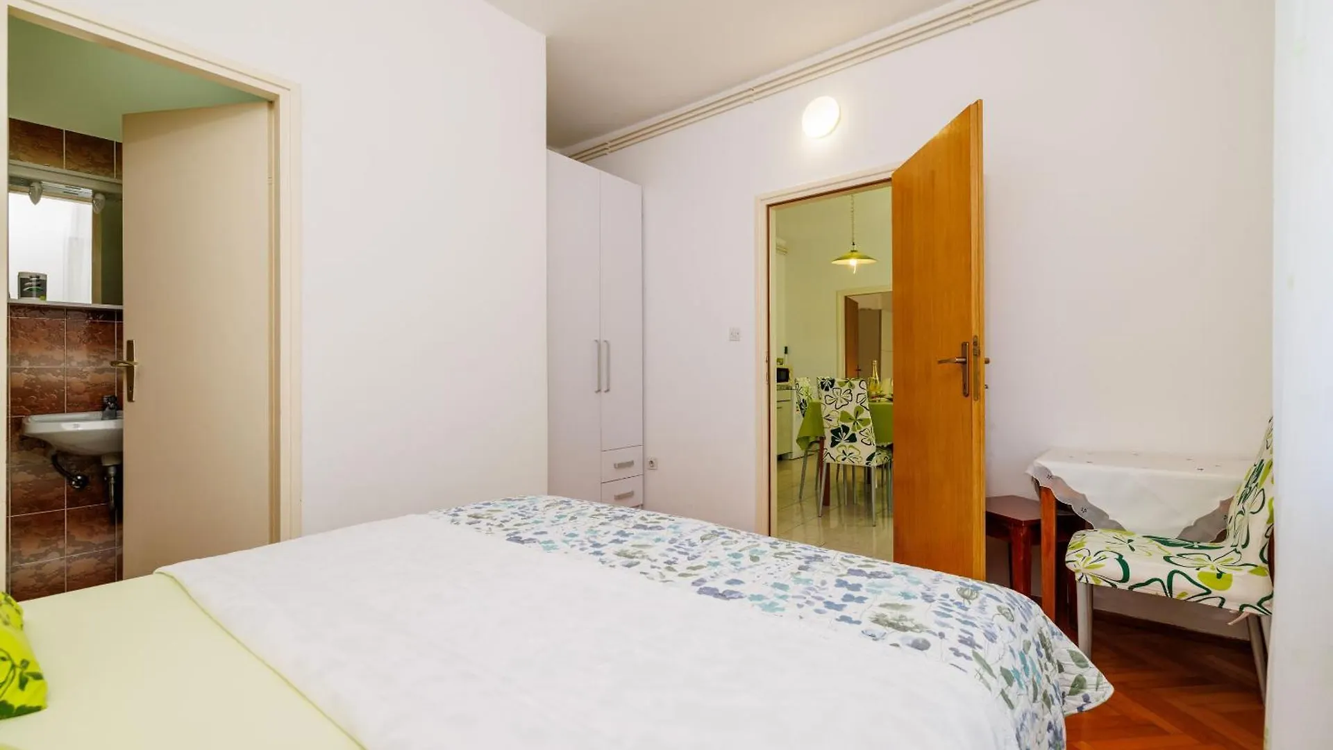 Apartments And Room Petar Banjol Croatia
