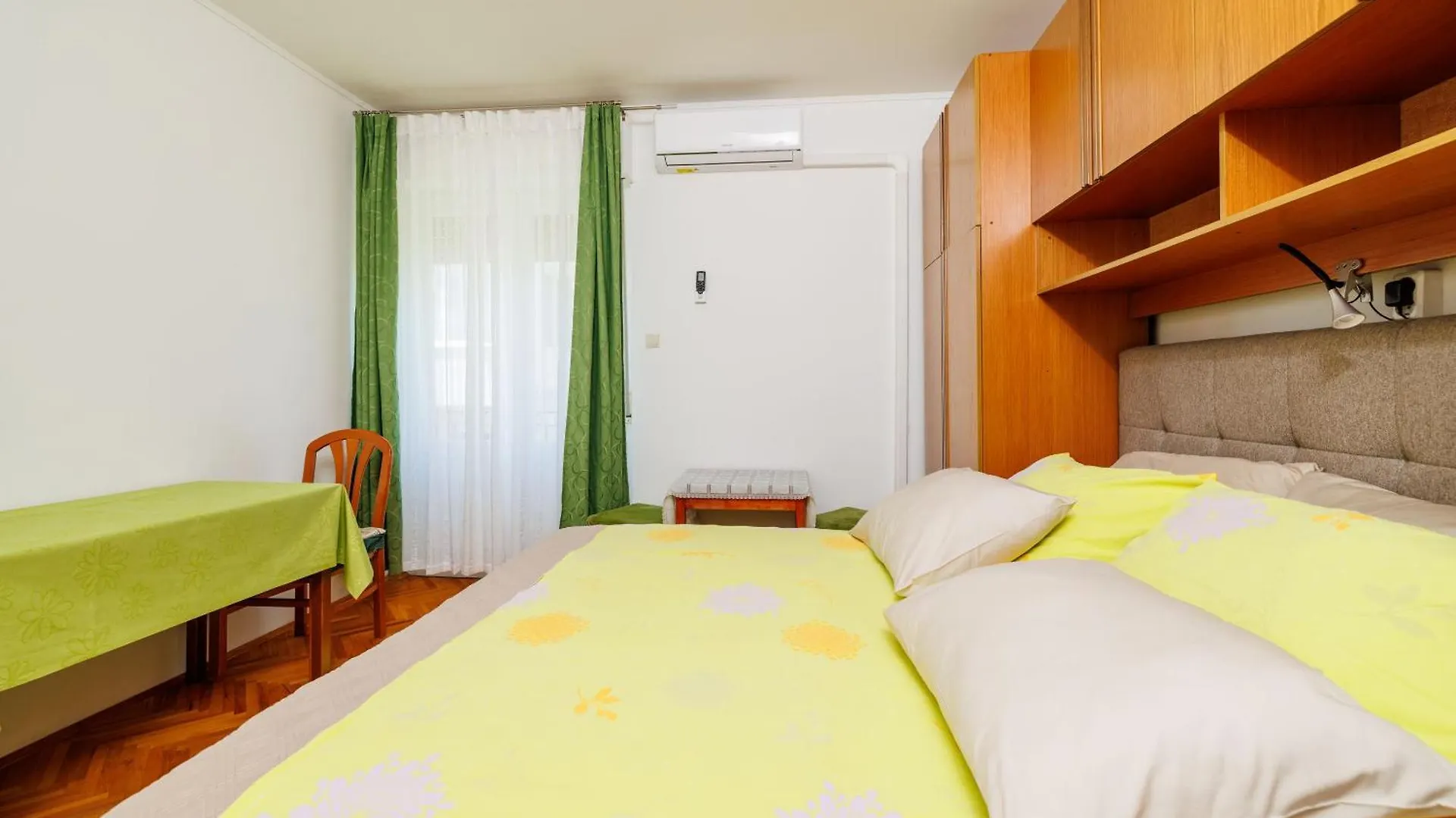 Apartments And Room Petar Banjol 0*,  Croatia