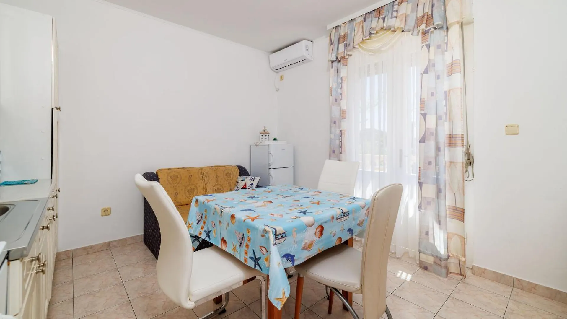 Apartments And Room Petar Banjol