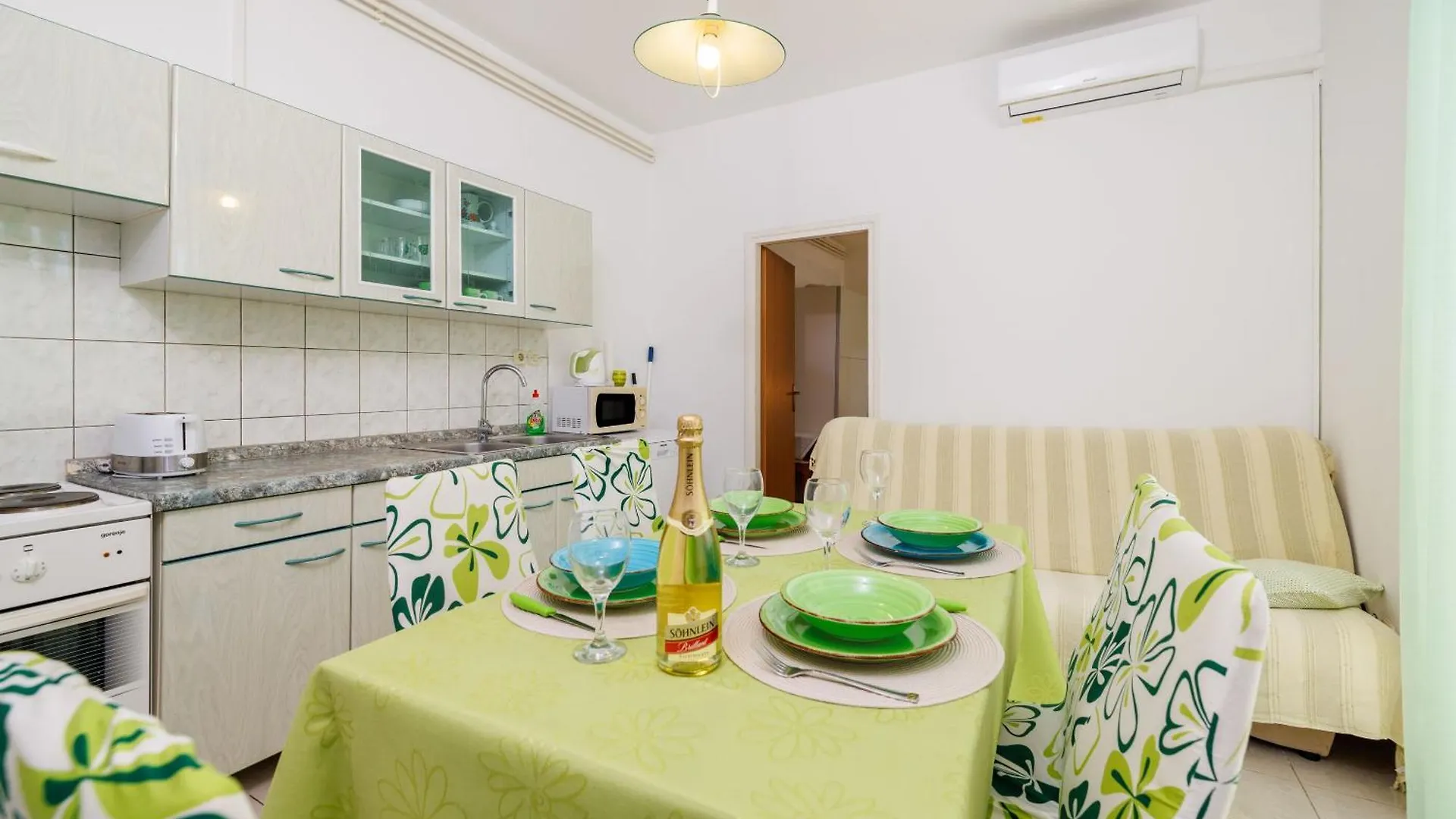 Apartments And Room Petar Banjol Croatia
