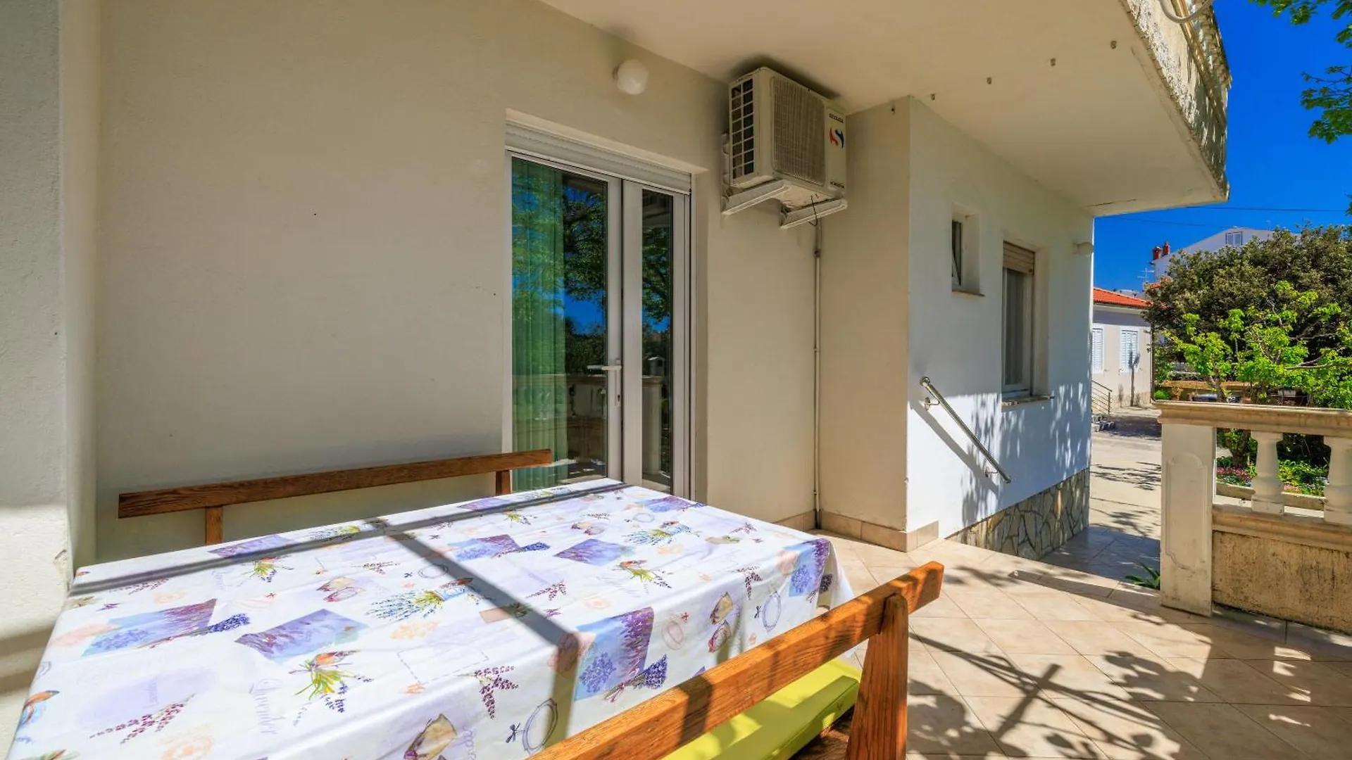 Apartments And Room Petar Banjol 0*,