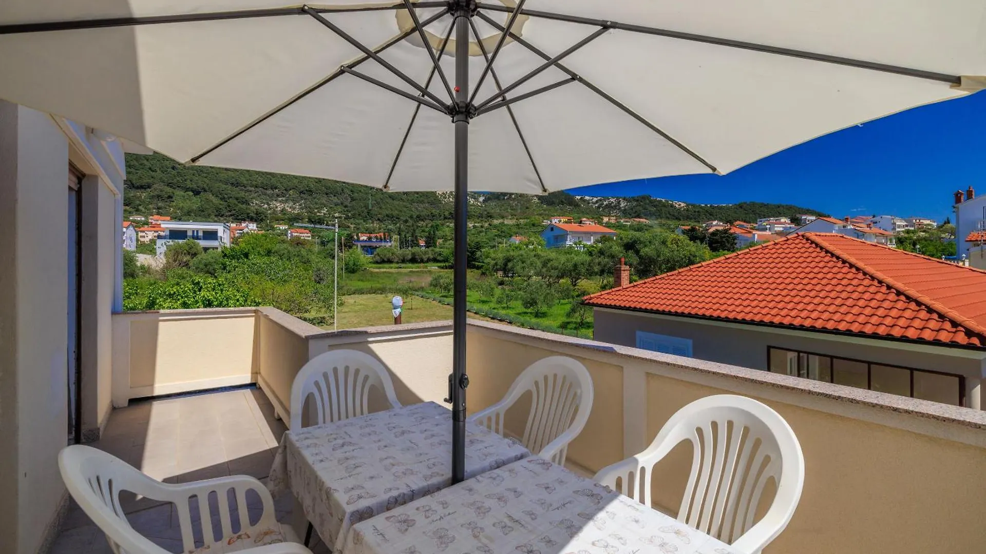 Apartments And Room Petar Banjol