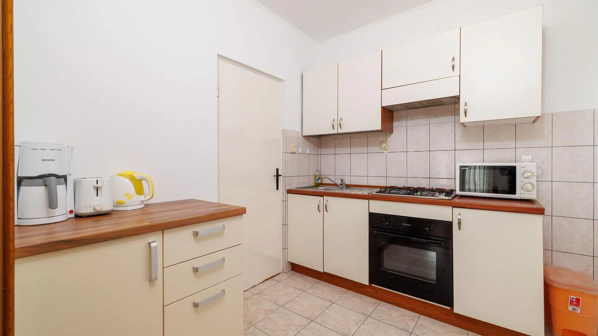 Apartments And Room Petar Banjol