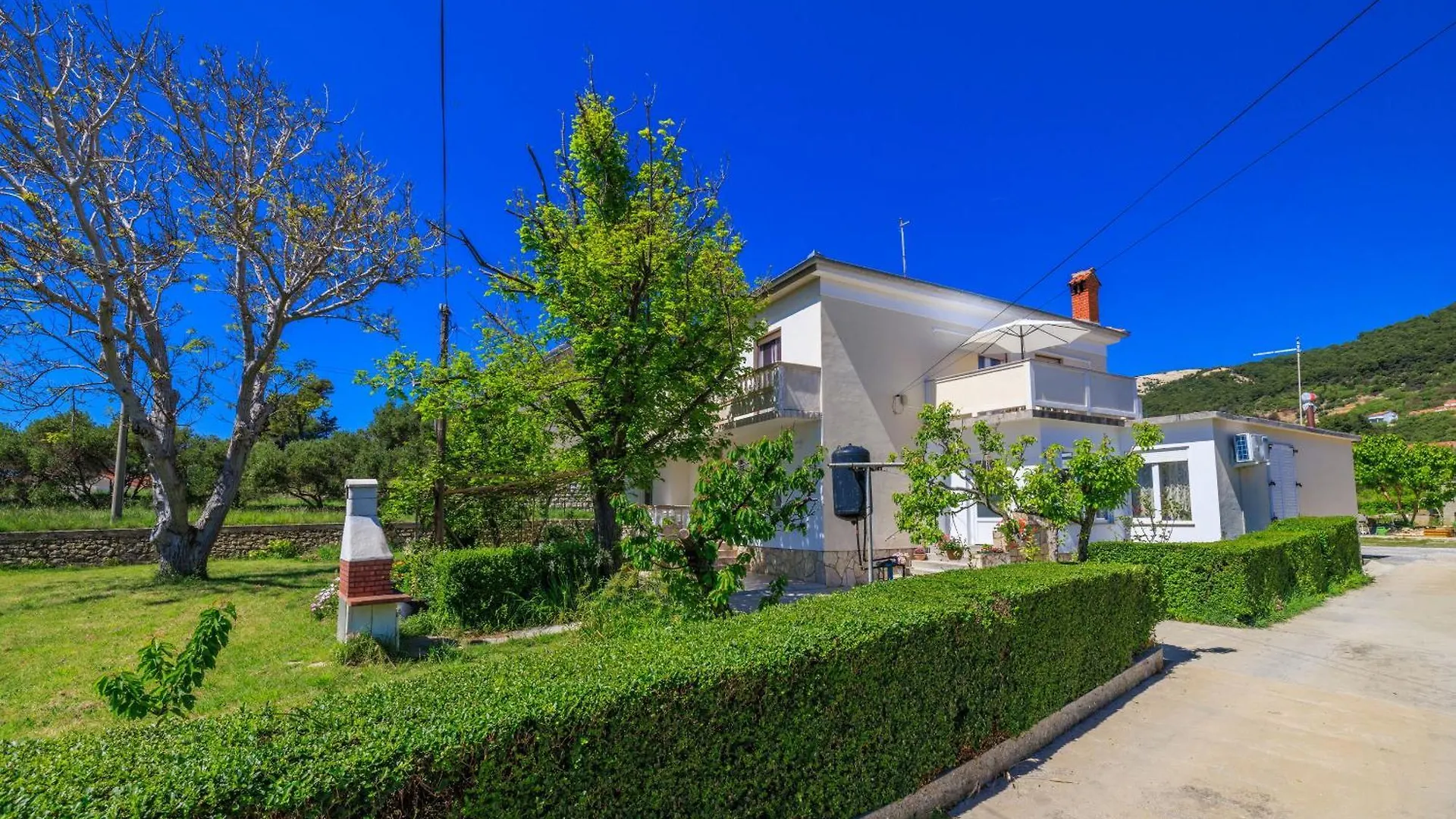 Apartments And Room Petar Banjol 0*,  Croatia